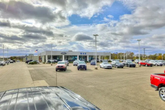 Dealership gallery photo 8